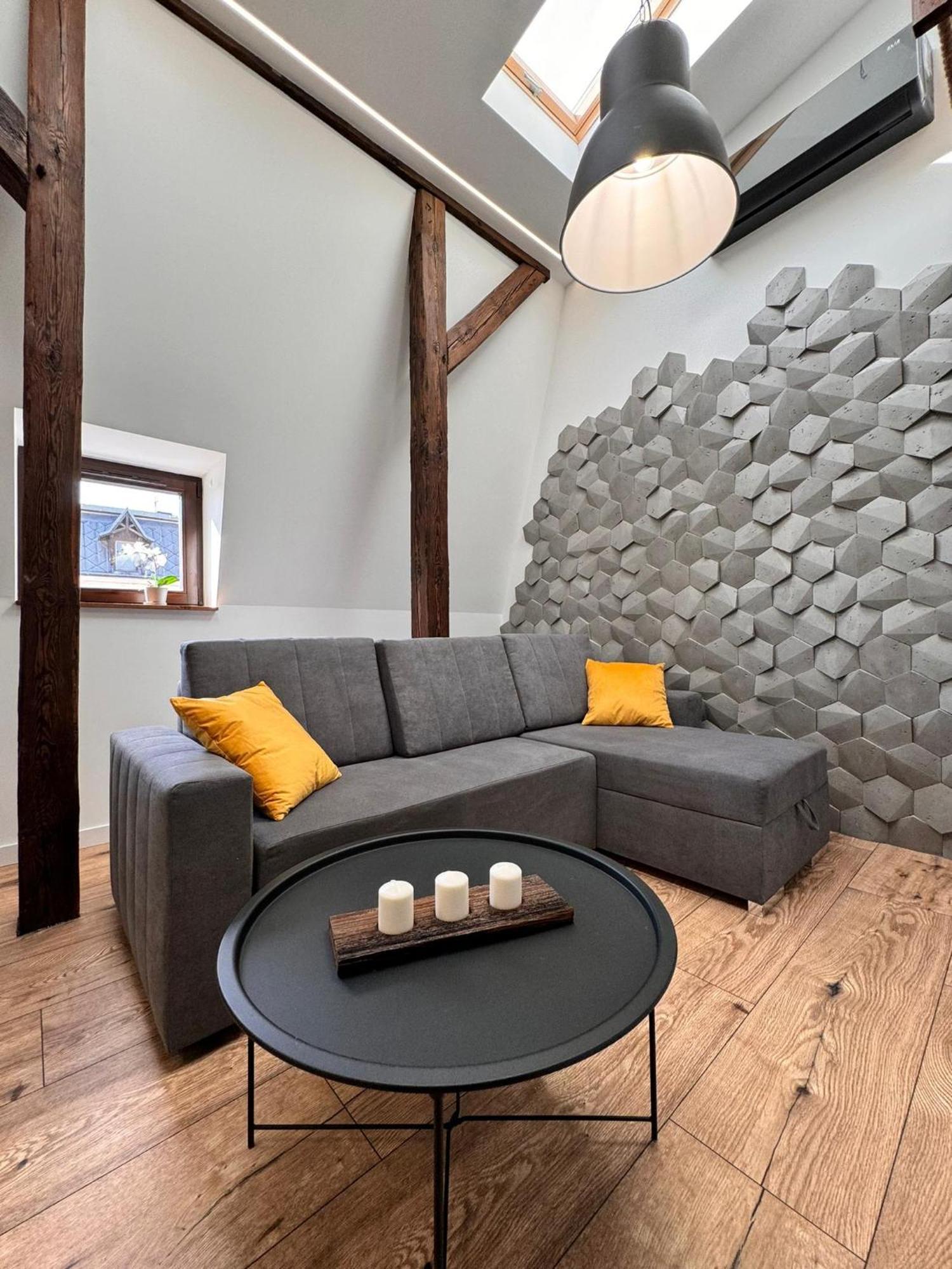 Loft In The City Center By Kobiela Apartments คาโตวีตเซ ภายนอก รูปภาพ