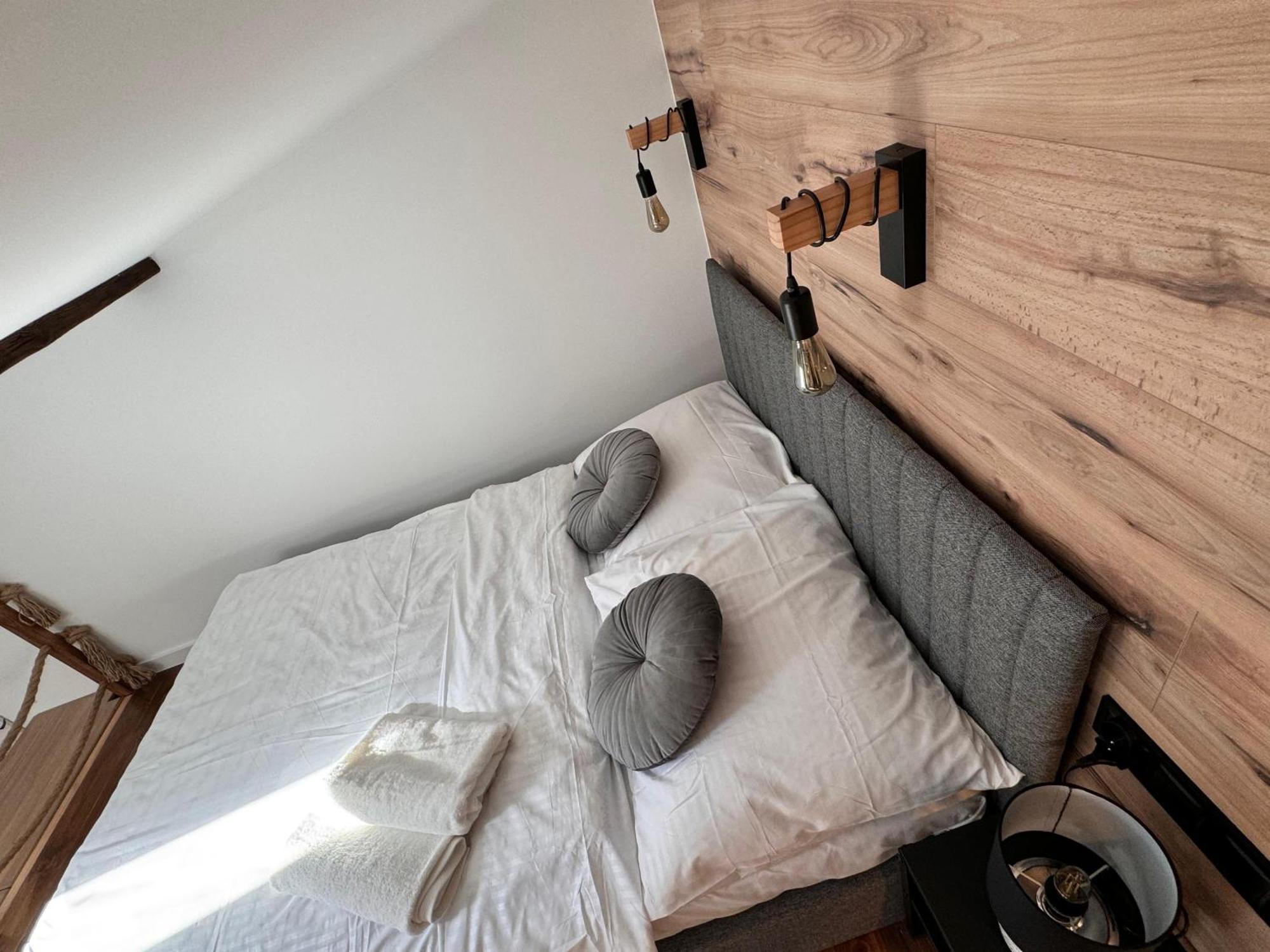 Loft In The City Center By Kobiela Apartments คาโตวีตเซ ภายนอก รูปภาพ