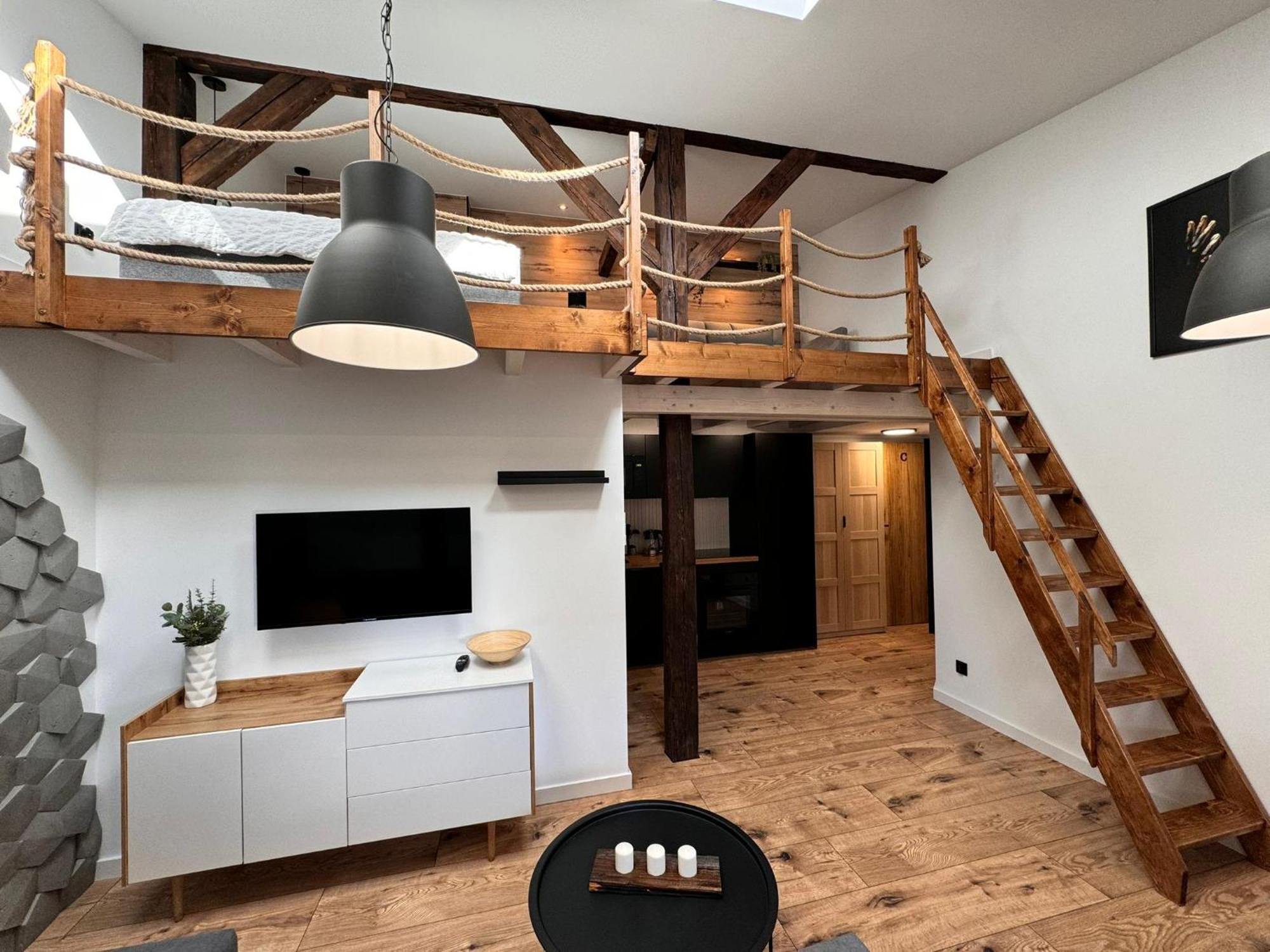 Loft In The City Center By Kobiela Apartments คาโตวีตเซ ภายนอก รูปภาพ