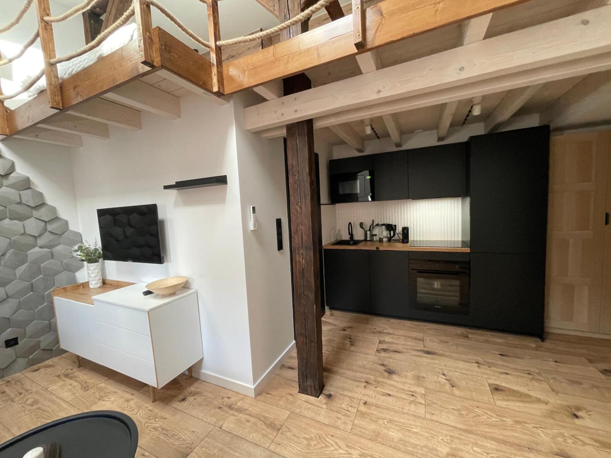 Loft In The City Center By Kobiela Apartments คาโตวีตเซ ภายนอก รูปภาพ