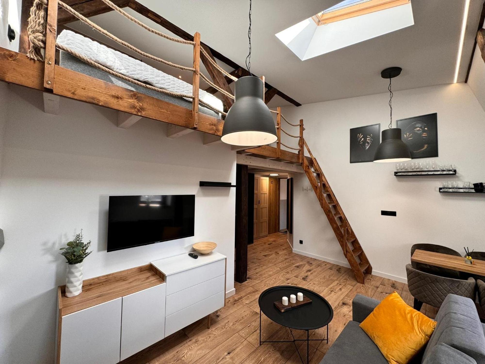 Loft In The City Center By Kobiela Apartments คาโตวีตเซ ภายนอก รูปภาพ