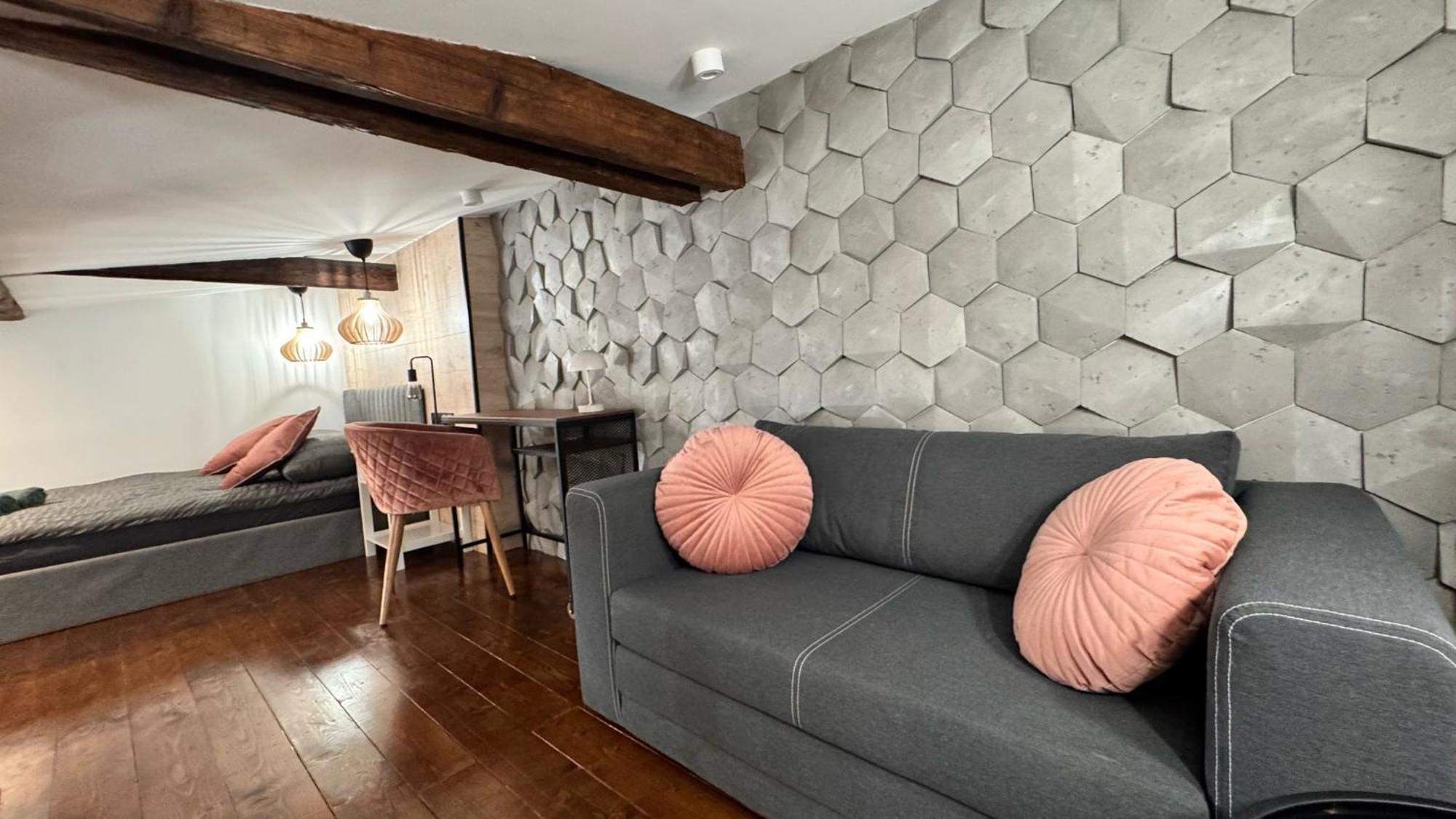 Loft In The City Center By Kobiela Apartments คาโตวีตเซ ภายนอก รูปภาพ