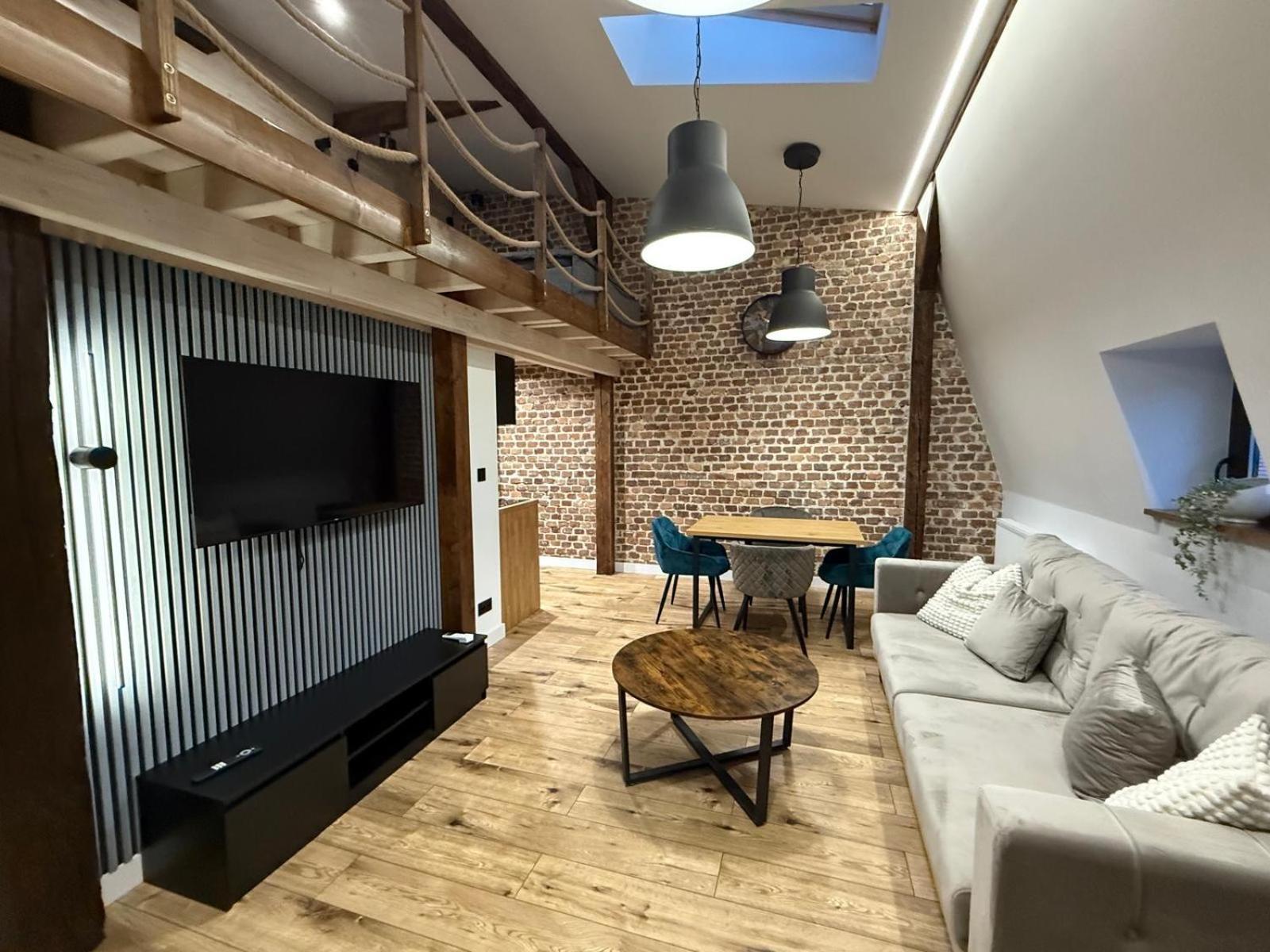 Loft In The City Center By Kobiela Apartments คาโตวีตเซ ภายนอก รูปภาพ