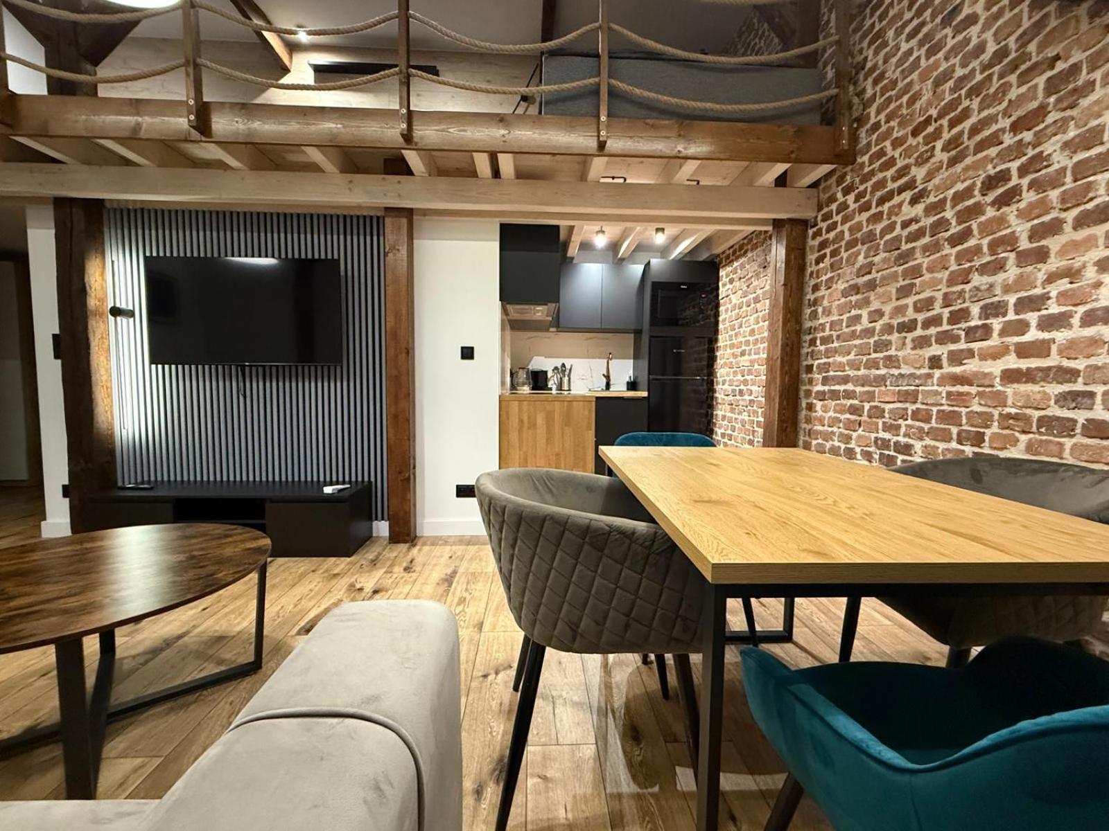 Loft In The City Center By Kobiela Apartments คาโตวีตเซ ภายนอก รูปภาพ