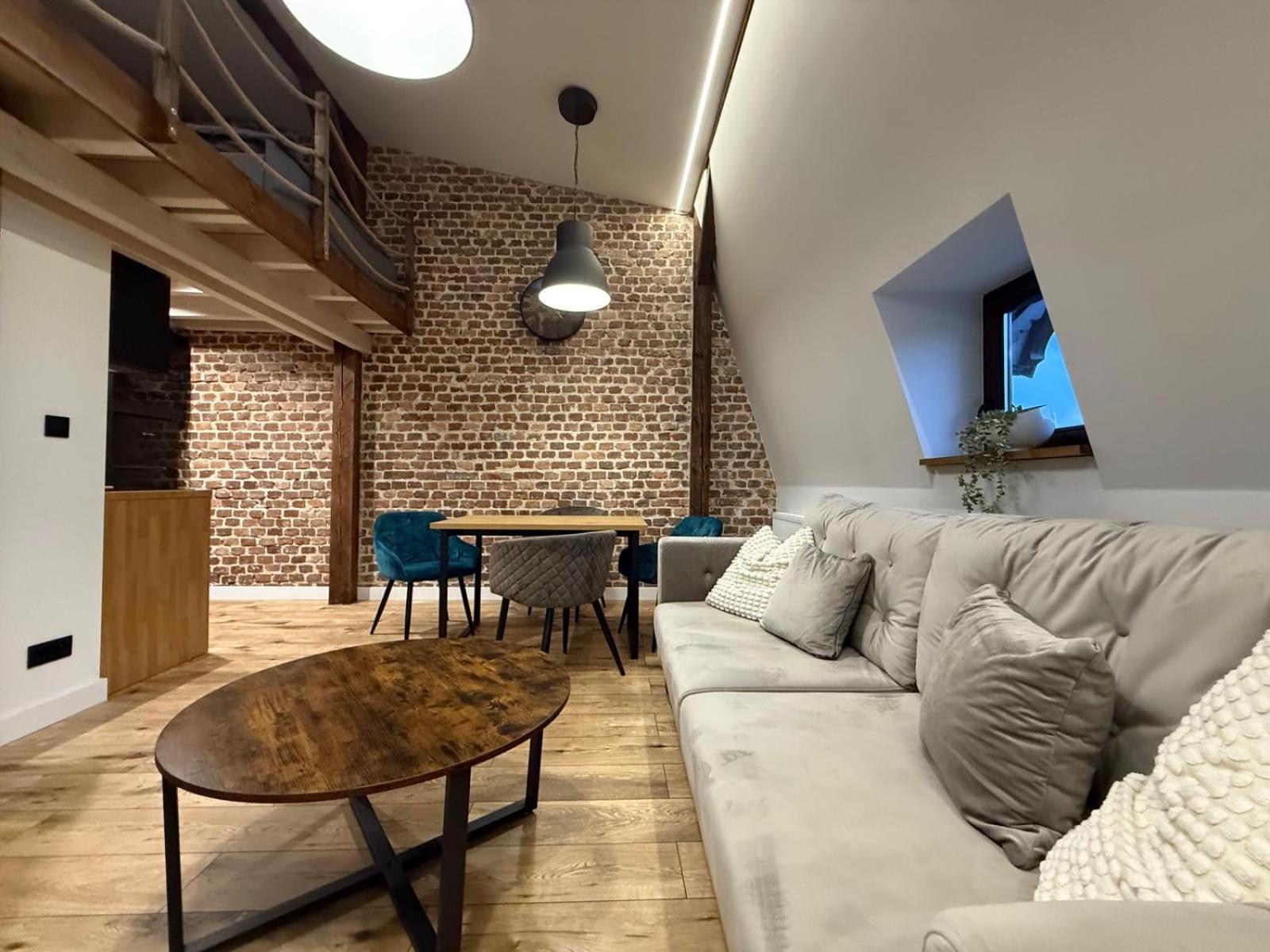 Loft In The City Center By Kobiela Apartments คาโตวีตเซ ภายนอก รูปภาพ