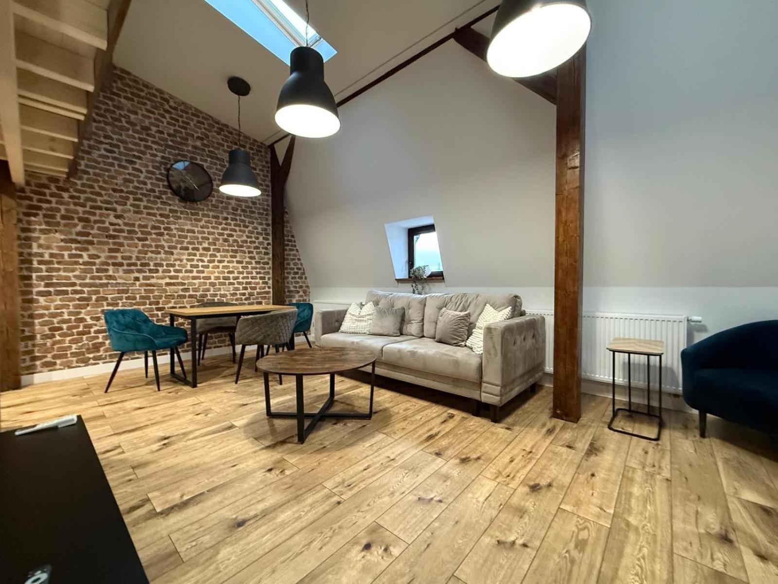 Loft In The City Center By Kobiela Apartments คาโตวีตเซ ภายนอก รูปภาพ