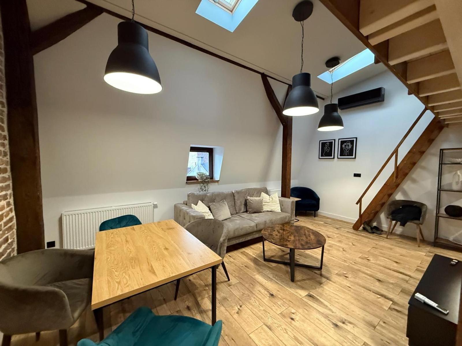 Loft In The City Center By Kobiela Apartments คาโตวีตเซ ภายนอก รูปภาพ