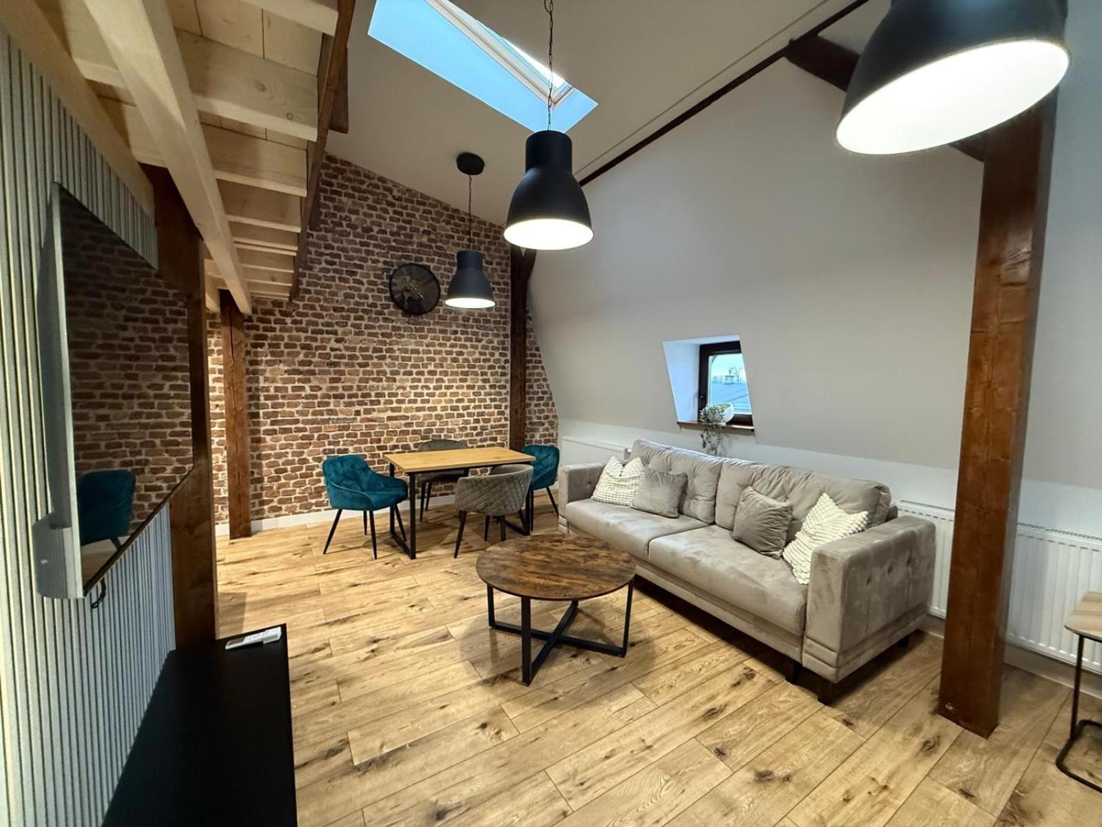 Loft In The City Center By Kobiela Apartments คาโตวีตเซ ภายนอก รูปภาพ
