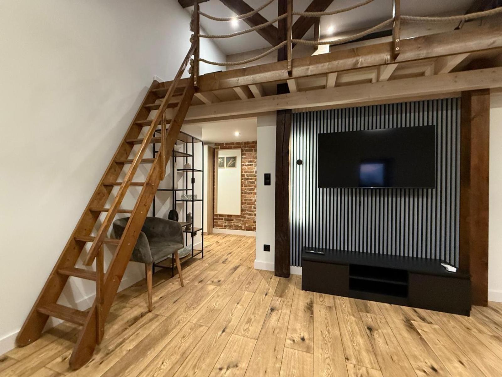Loft In The City Center By Kobiela Apartments คาโตวีตเซ ภายนอก รูปภาพ