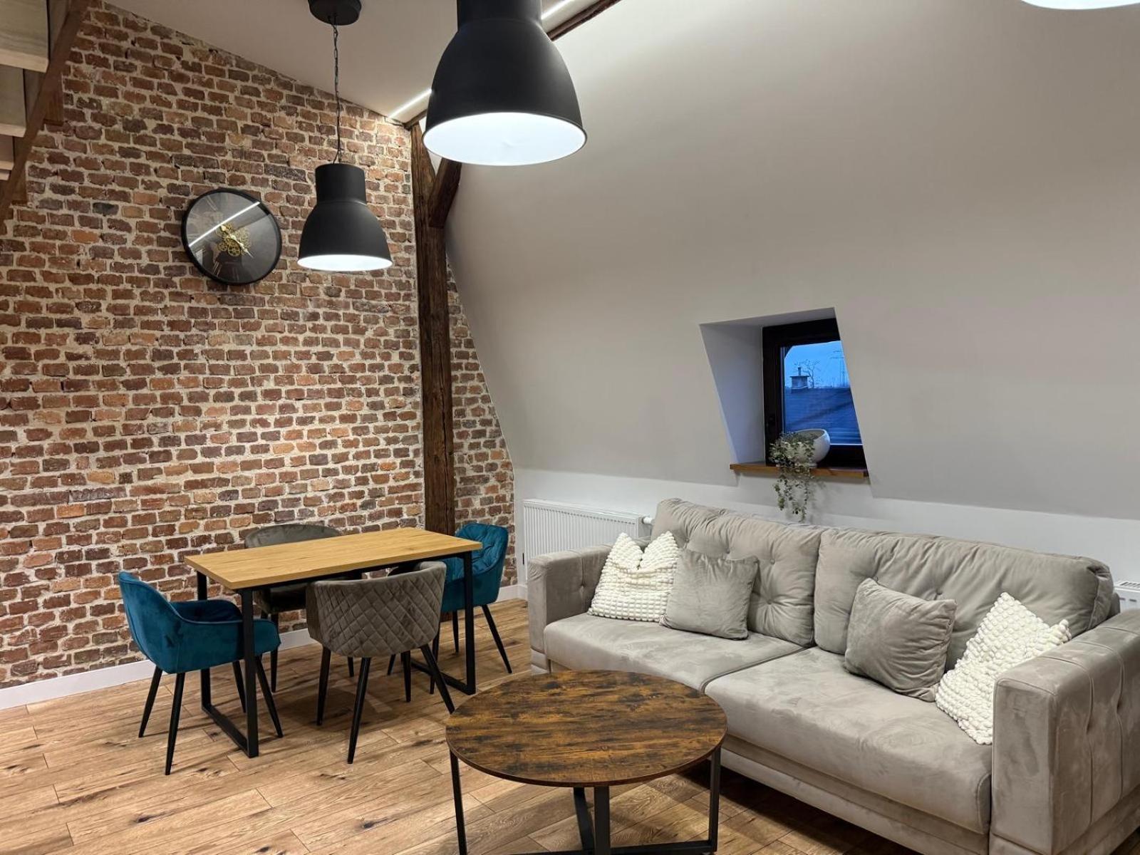 Loft In The City Center By Kobiela Apartments คาโตวีตเซ ภายนอก รูปภาพ