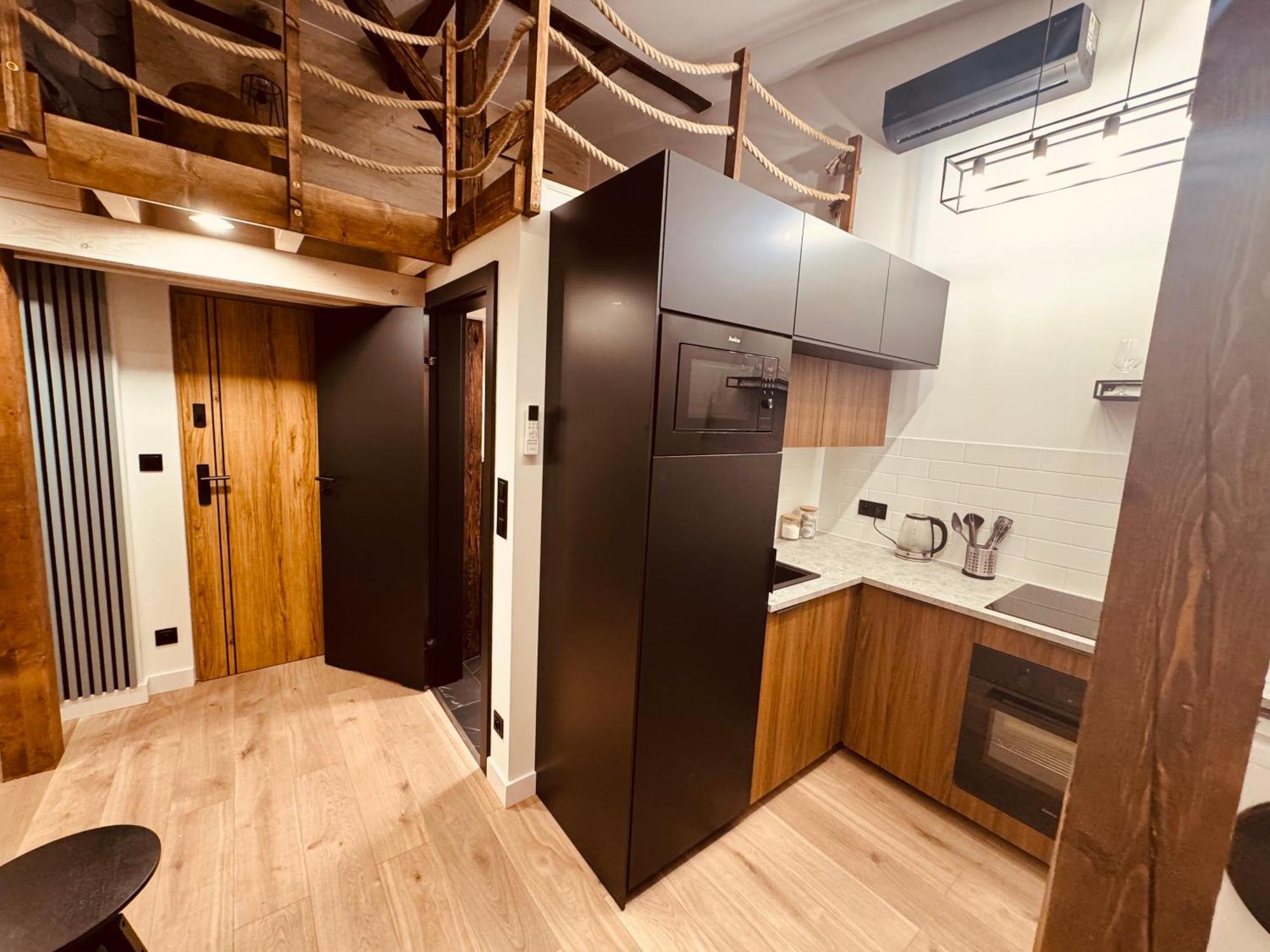 Loft In The City Center By Kobiela Apartments คาโตวีตเซ ภายนอก รูปภาพ
