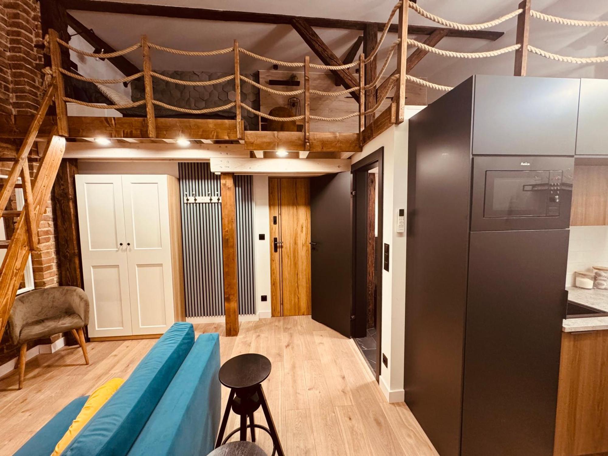 Loft In The City Center By Kobiela Apartments คาโตวีตเซ ภายนอก รูปภาพ
